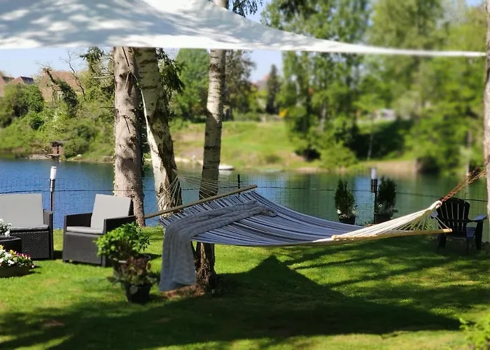 Eden Nocleg ze śniadaniem 3*