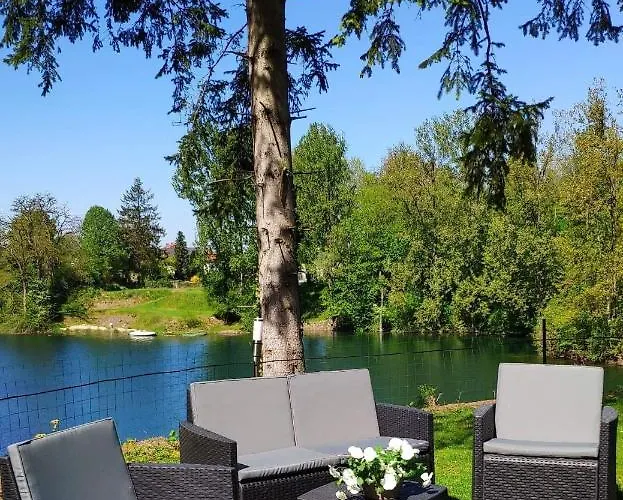 Eden Nocleg ze śniadaniem 3*